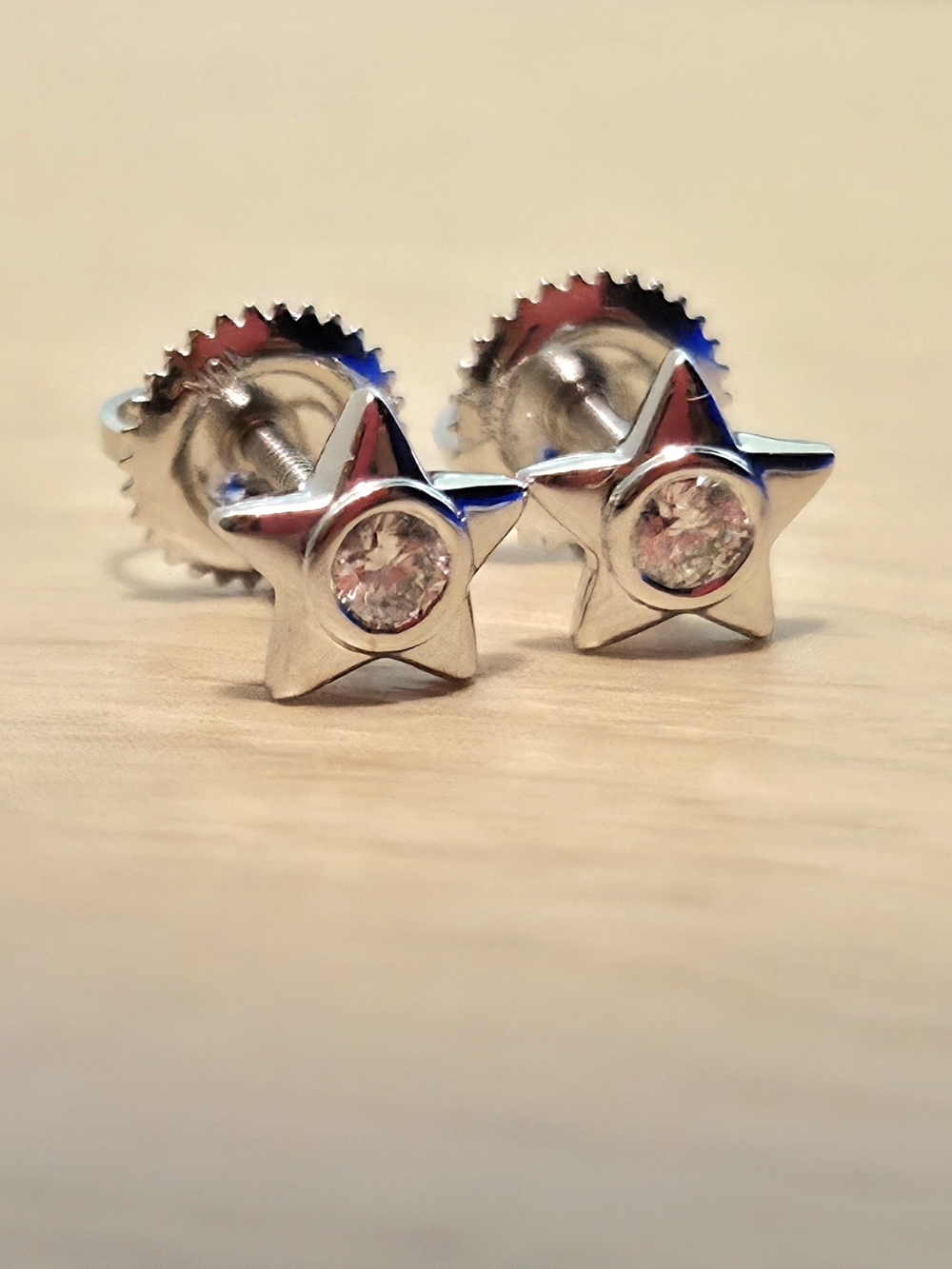 10K White Gold Star Stud Earrings with Natural Diamonds